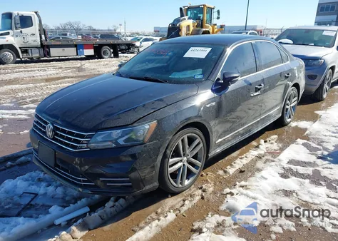 2017 Volkswagen Passat 1.8T R-Line из США, поврежденный, VIN 1VWDT7A33HC055267